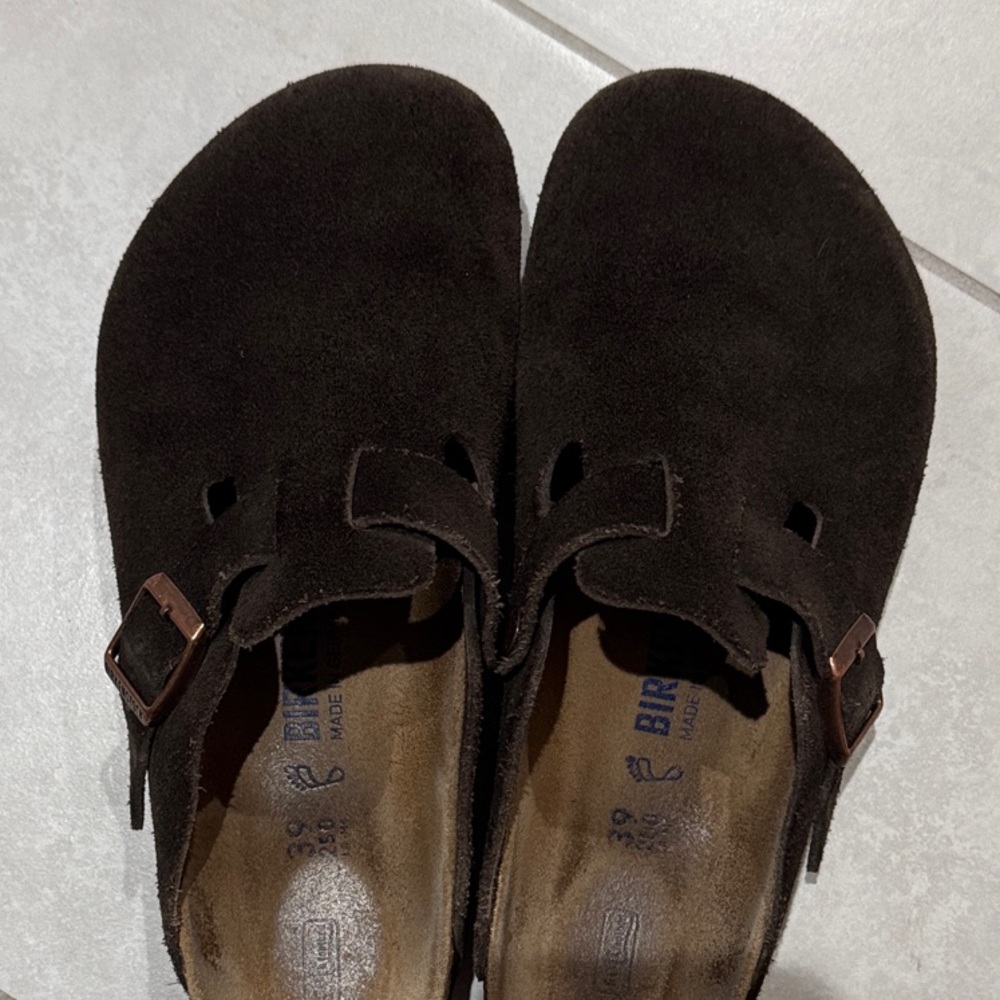 Birkenstock women Brown Suede Clogs